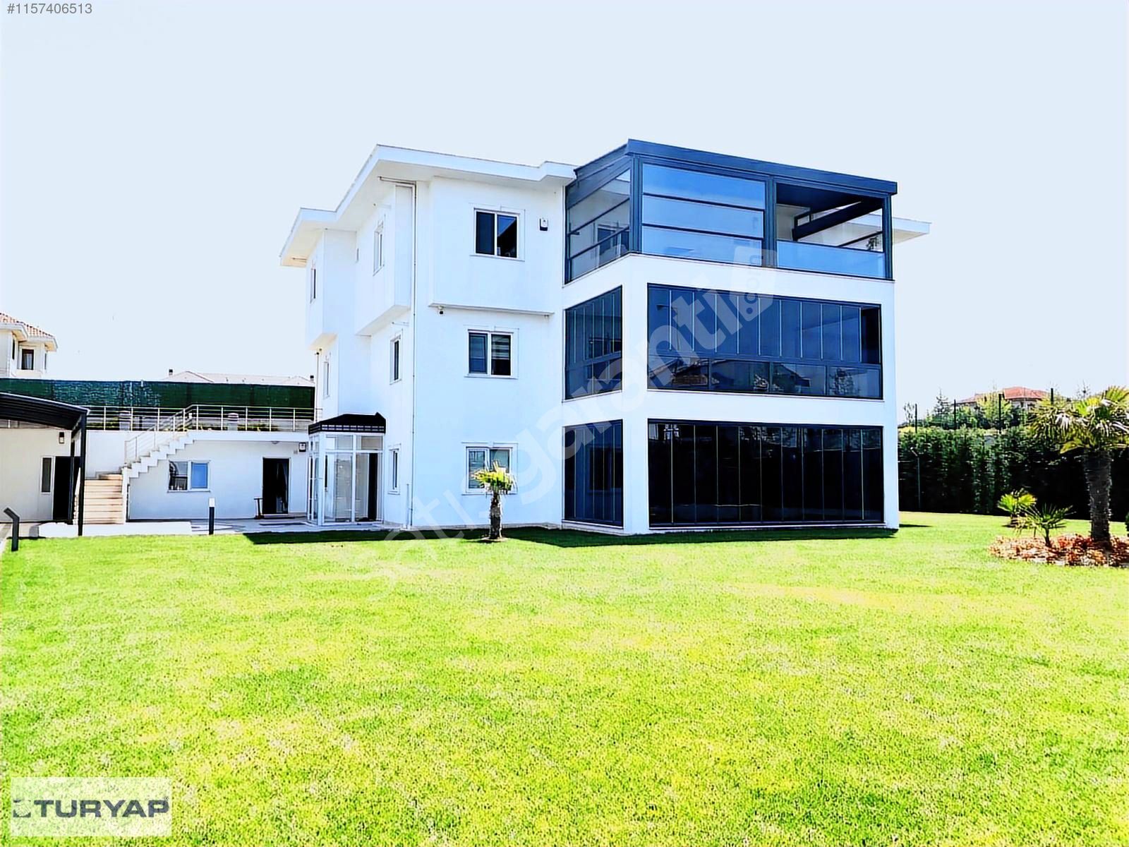 TURYAPTAN TEPEKENT'TE 3 FARKLI DAİRE KULLANIMLI LÜKS VİLLA