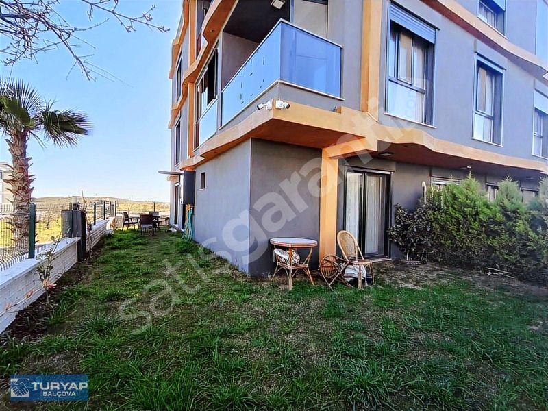 Camikebir'de 3+1 Havuzlu Bahçeli Doğalgazlı Kiralık Daire