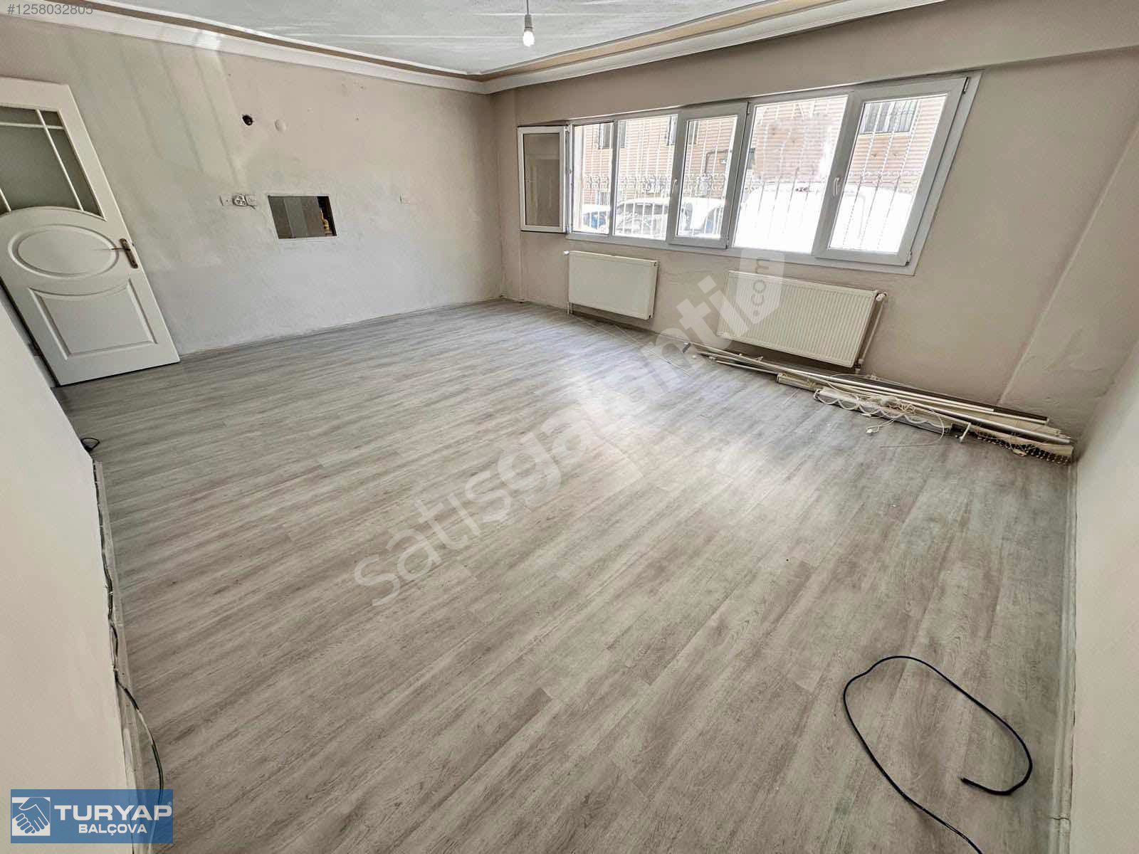 Adil Kent Sitesinde 3+1 Bakımlı Doğalgazlı Satılık Daire