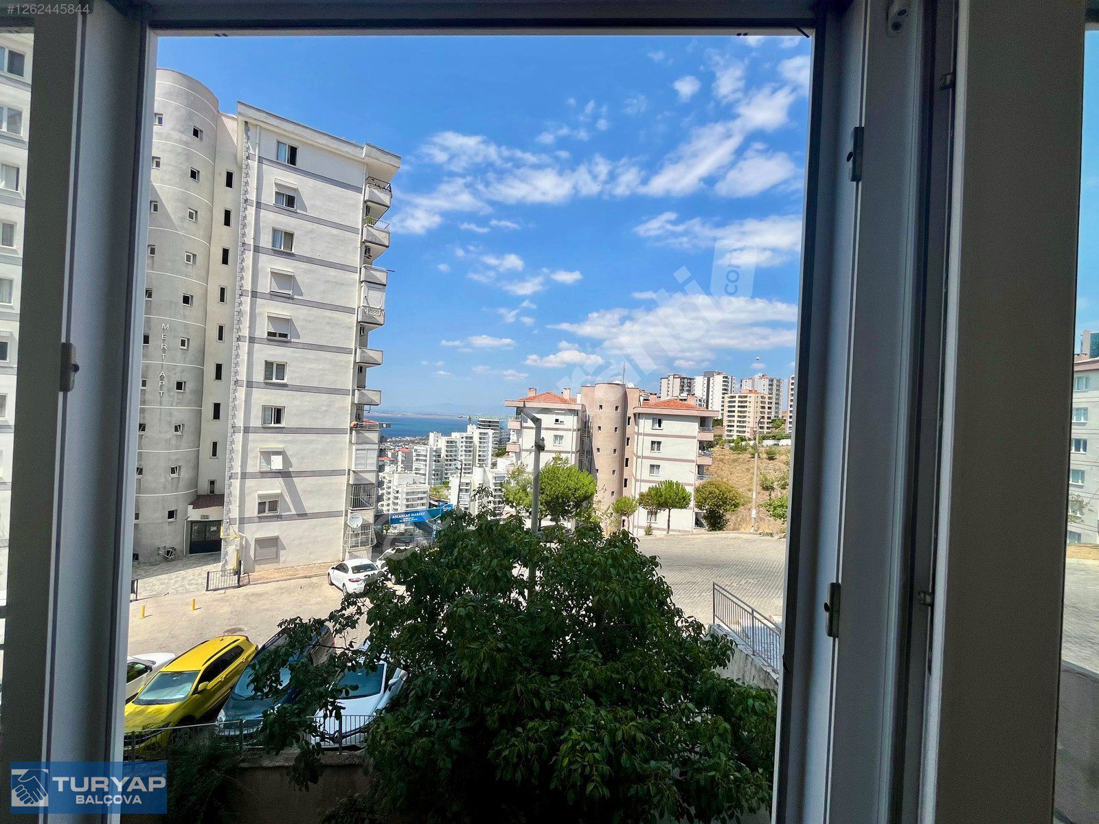 NARLIDERE 'DE ÇİFT CEPHELİ DENİZ MANZARALI 2+1 MASRAFSIZ DAİRE