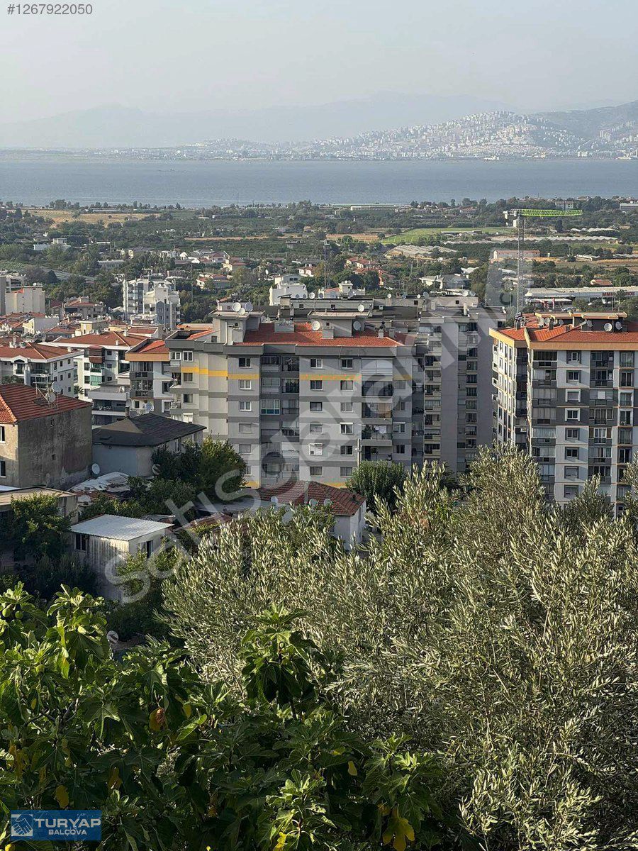 Narlıdere 'de FIRSAT İki Katlı Satılık Müstakil Ev