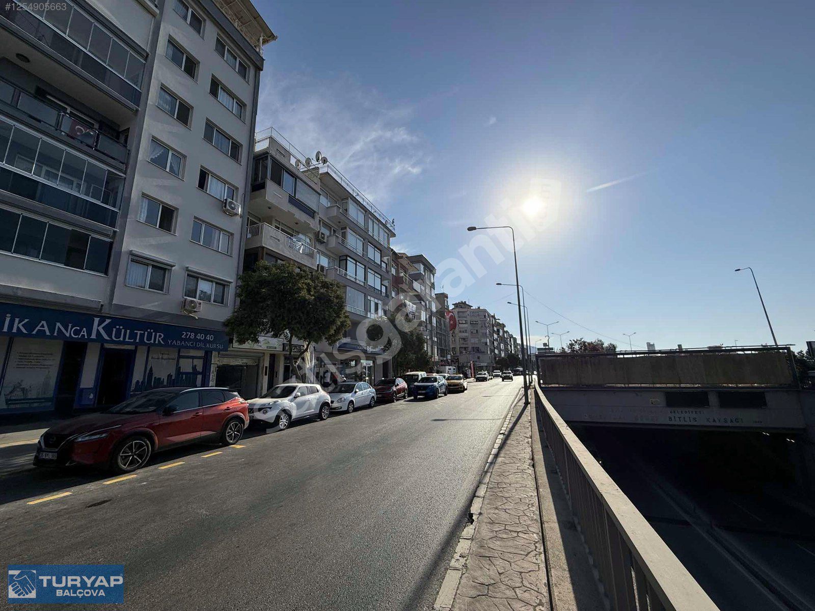 BALÇOVA METRO YANINDA FERAH 3+1 ARA KAT EŞYALI KİRALIK DAİRE