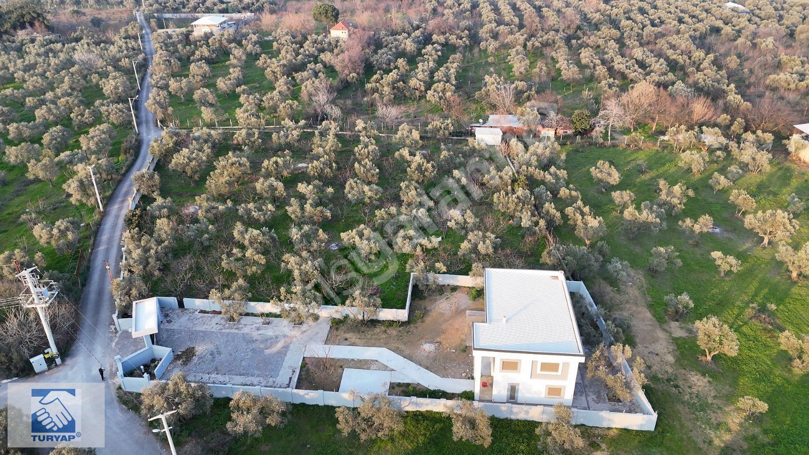 Kemalpaşa Çınar'da 5027 m² Satılık 4+1 Villalı Bahçe
