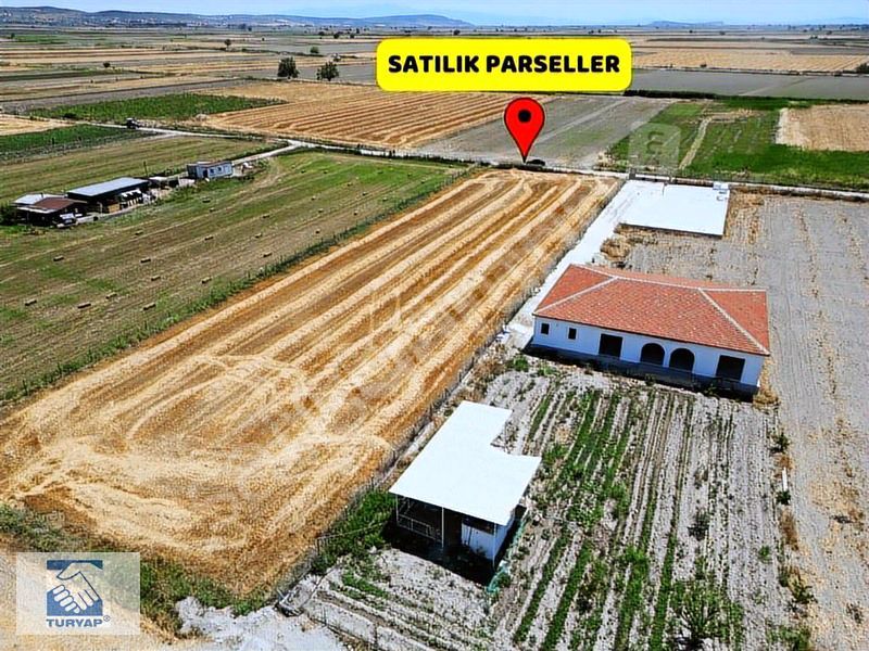 Foça Bağarasına Yakın 197M2 Bahçe