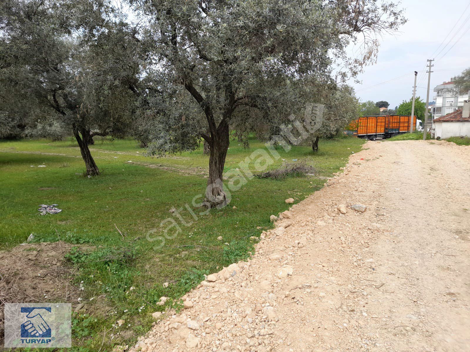 Kemalpaşa Armutlu Sanayi Girişi 825 m2 Satılık Arazi