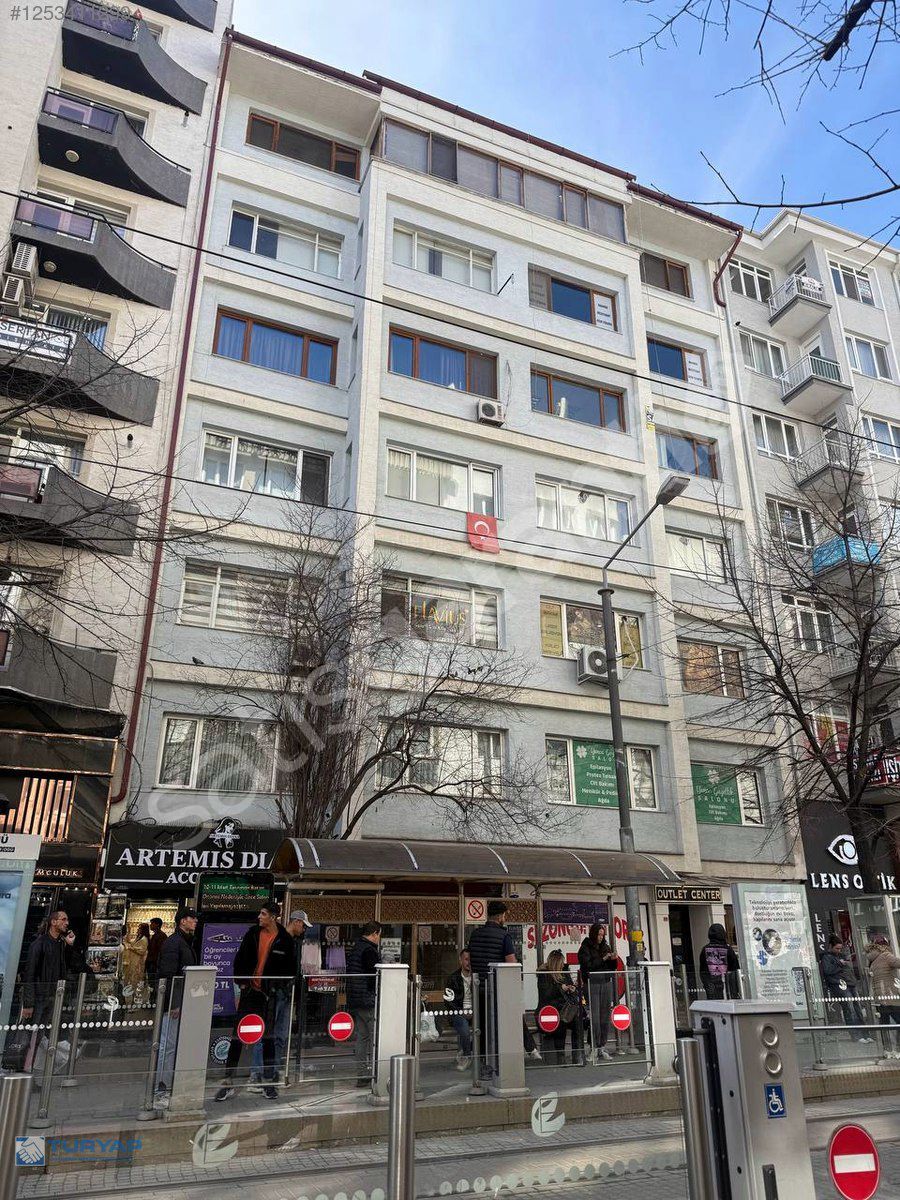 TURYAP'TAN DOKTORLAR CADDESİ ÜZERİNDE 3+1 SATILIK BAKIMLI DAİRE