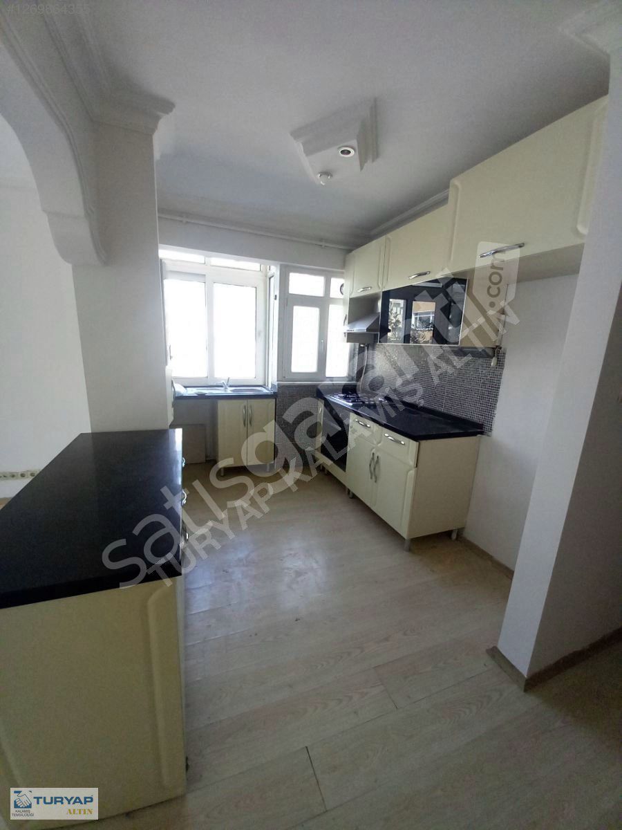 KÜÇÜKYALI MİNÜBÜSE 1 DAKİKALIK YÜRÜME MESAFEDE ARA KAT DAİRE