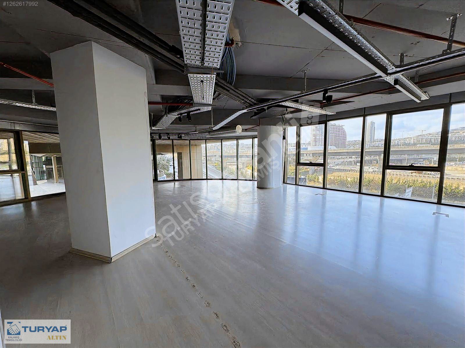 NUHOĞLU FİKİRTEPE'DE 194M2 NET KULLANIM ALANLI PANORAMİK OFİS
