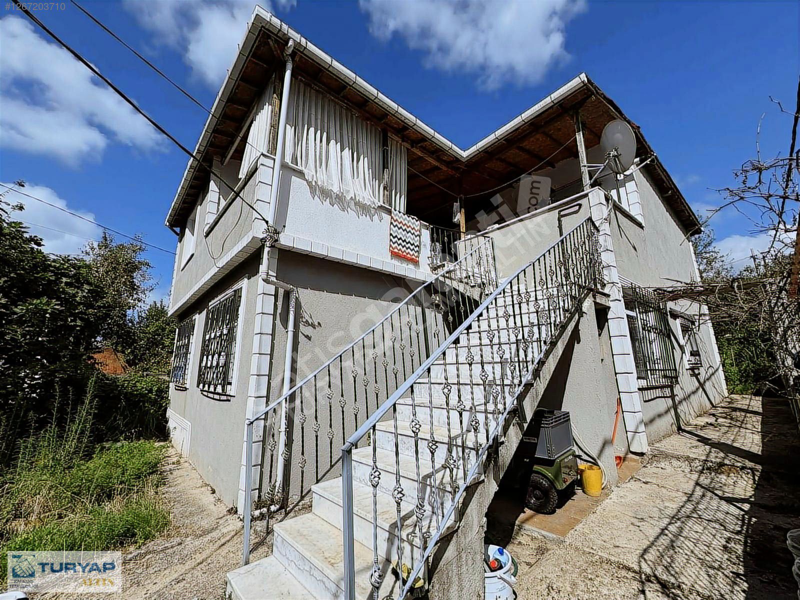 BEYKOZ ANADOLU FENERİNDE GENİŞ BAHÇELİ KiRALIK DAİRE