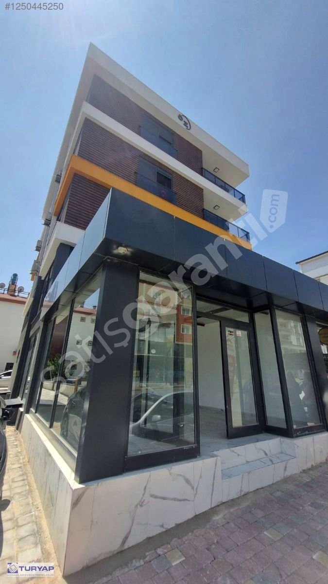 ANA CADDE ÜZERİ 3 KATLI KİRALIK DÜKKAN