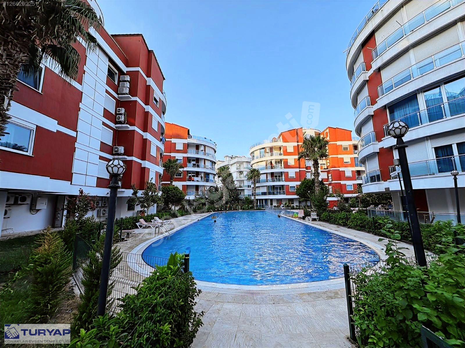 ACİL! KONYAALTI HURMADA SİTEDE EBEVEYN BANYOLU GENİŞ EŞYALI 2+1