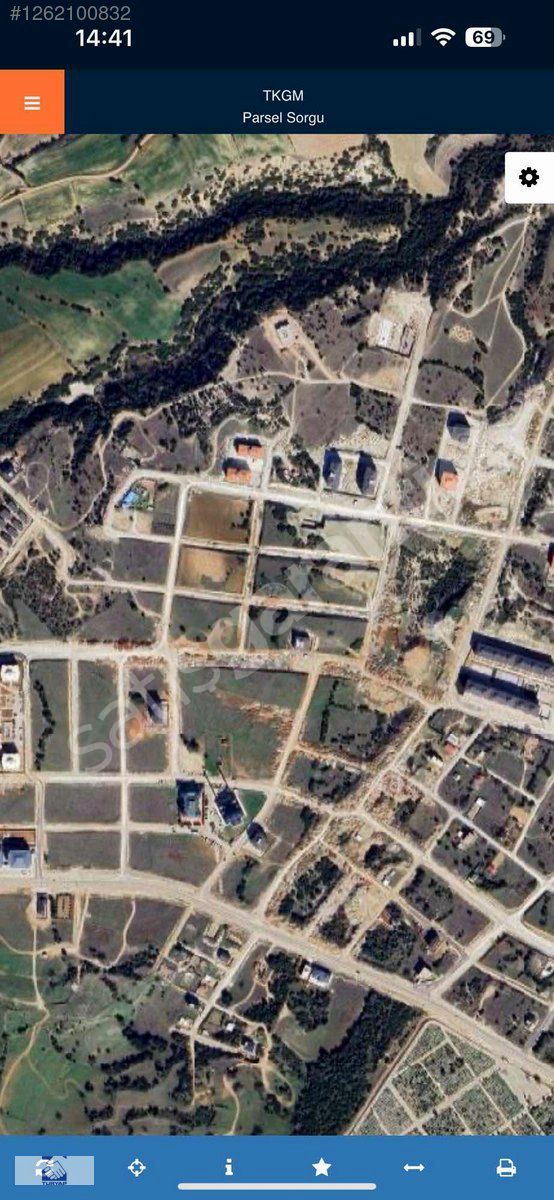 ÇAKMAK'TA 4631 M2 4 KAT RUHSATLI ARSA