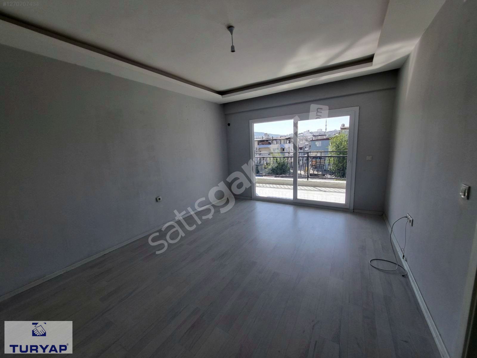 İzban Yakını, Ebeveyn Banyolu, Doğalgazlı Kiralık 2+1 Daire