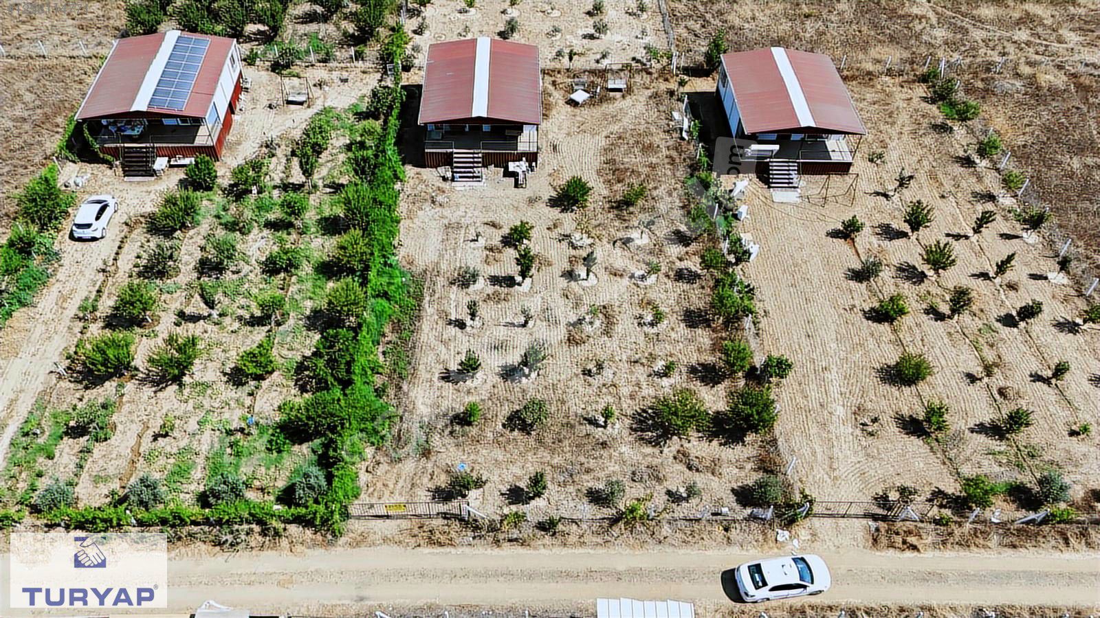 TURYAP GAZİEMİR'DEN 1040 M2 İÇİNDE 2+1 PREFABRİK EVİ OLAN TARLA
