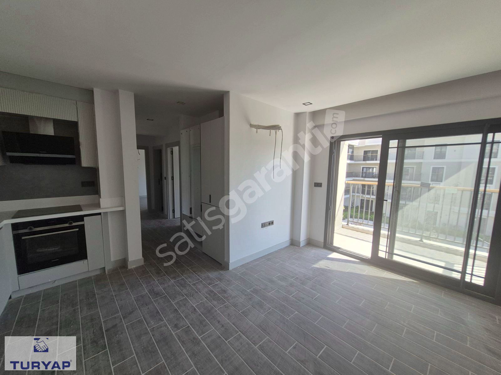 TURYAP GAZİEMİR BNB.REŞAT MAH.HAVUZLU SİTEDE 2*1 SIFIR KİRALIK