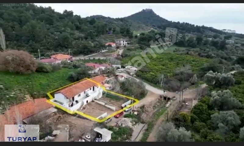 Menderes Özdere de içinde ev olan Arsa