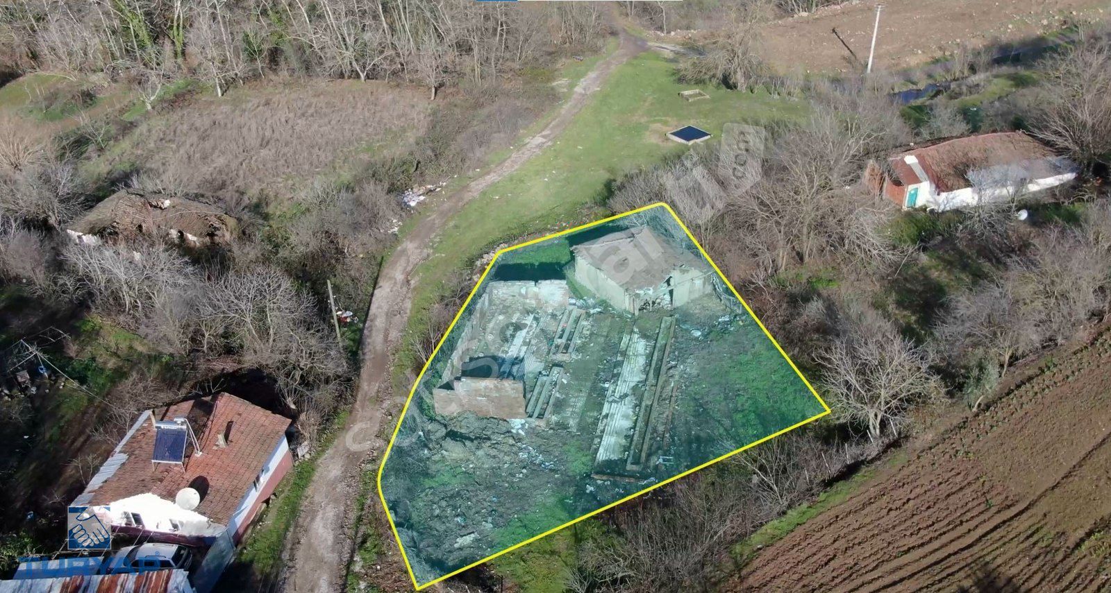 ÇANAKKALE BİGA GÜRGENDERE 692M2 AVLULU KERPİÇ EV VE İKİ DAM