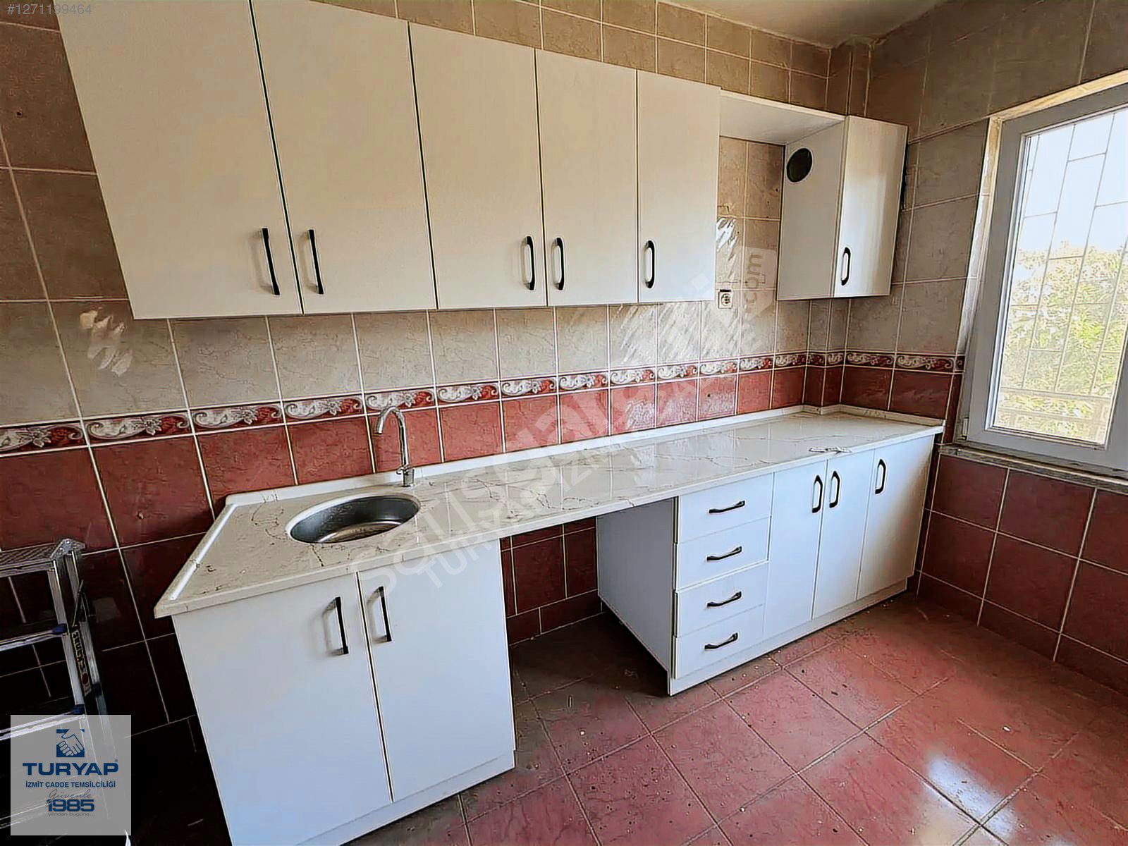 KURUÇEŞME MERKEZ DE KİRALIK SİTE İÇİ 3+1 DAİRE