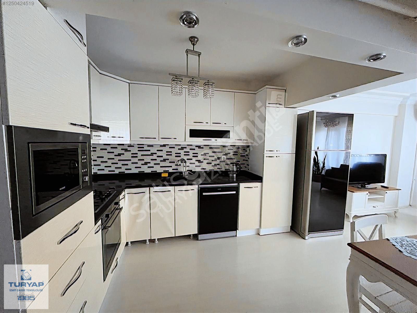 TURYAP'tan İZMİT MERKEZ, BULVARDA SATILIK 3+1 DAİRE