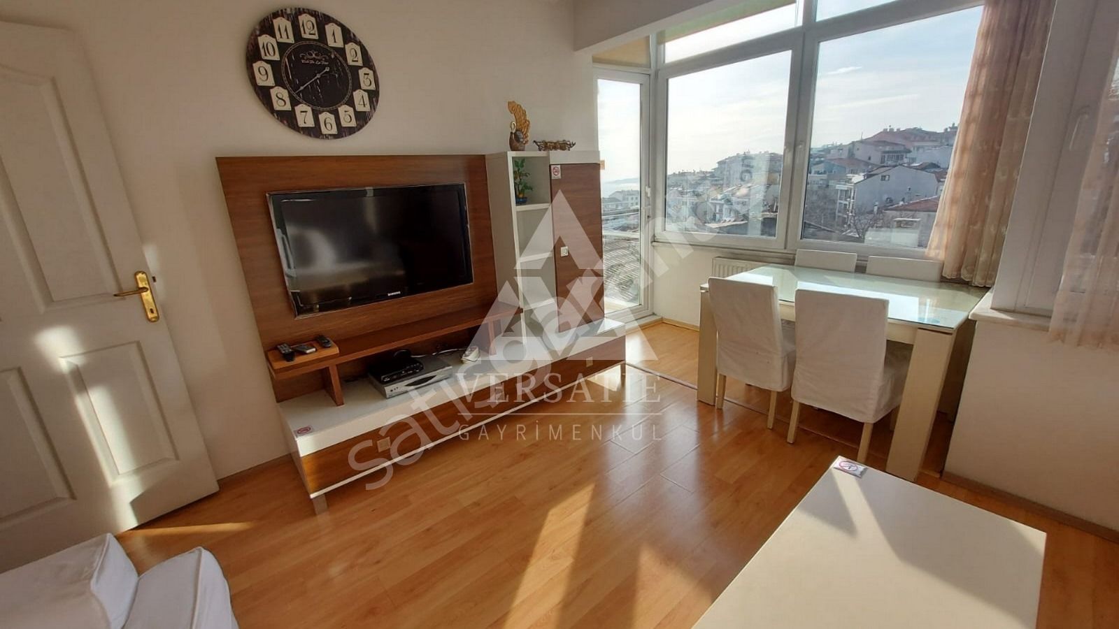 BEŞİKTAŞTA MUHTEŞEM MANZARALI 2+1 EŞYALI KİRALIK DAİRE
