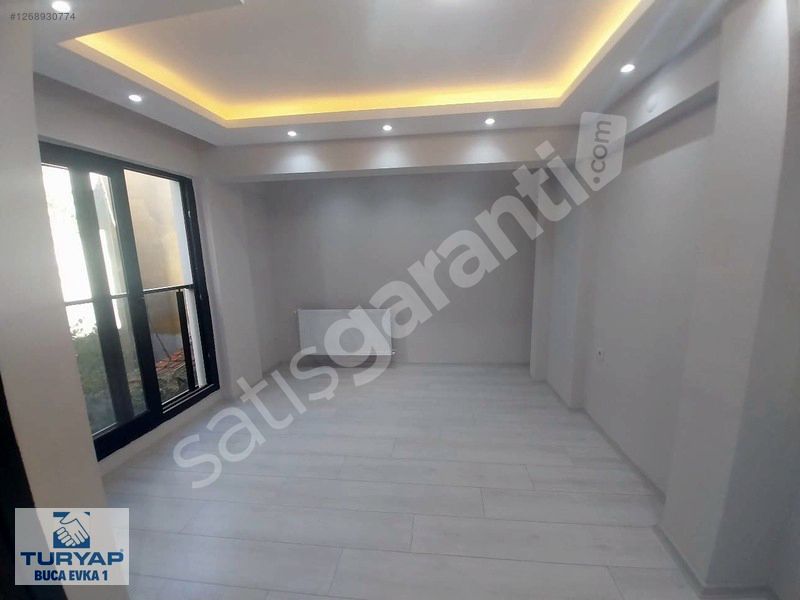 Turyap'tan Ara Kat Balkonlu Ayrı Mutfak Satılık 1+1 Daire
