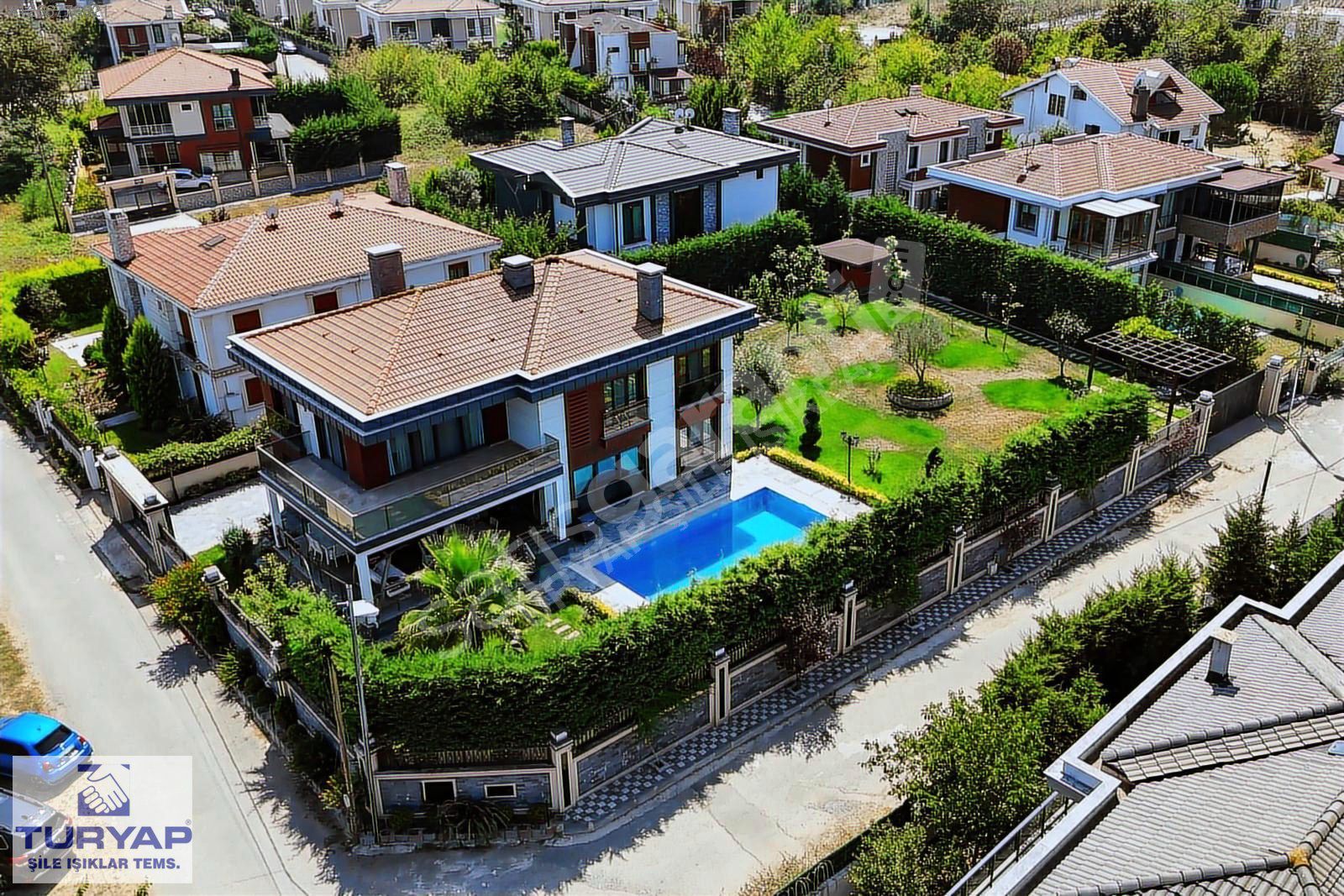 ŞİLE KUMBABA'DA 1162 M2 ARSA İÇİ HAVUZLU 5+1 EŞYALI LÜKS VİLLA.