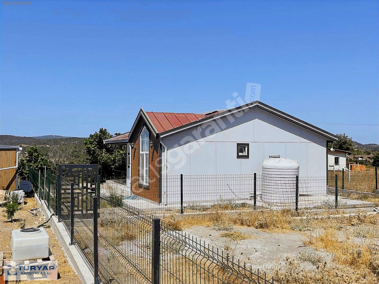FIRSAT...333 m2 İçinde Eşyalı 2+1 Evi Olan Satılık Arsa