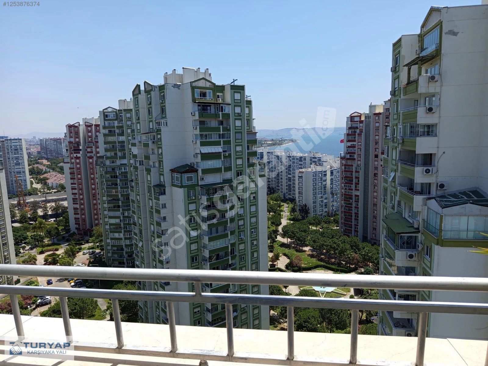 Levent Soydemirden Flamingoda deniz manzaralı tadilatlı 2+1 dair