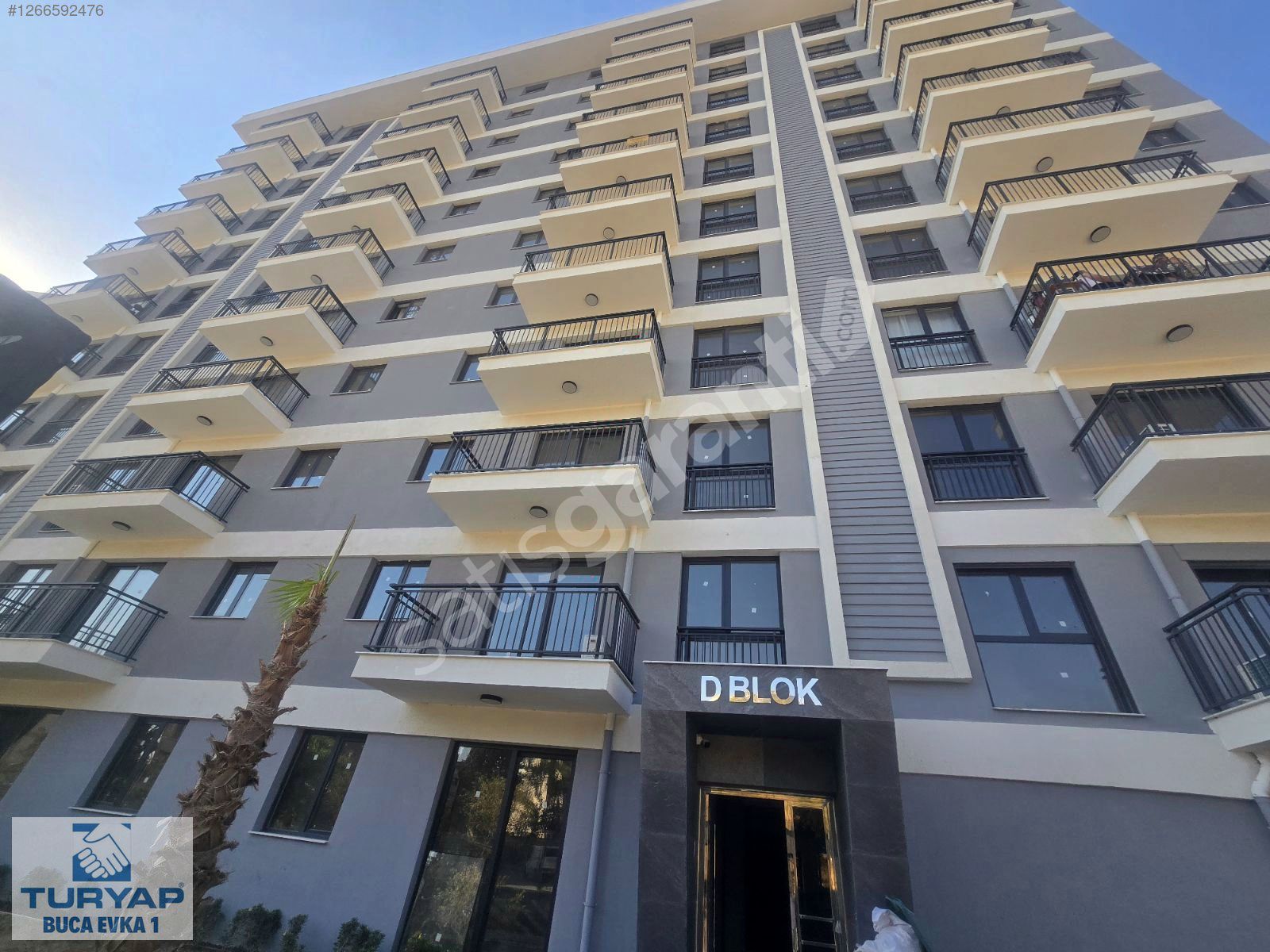 Bucada 2+1 Sıfır Havuzlu ve Güvenlikli Sitede Satılık Arakat