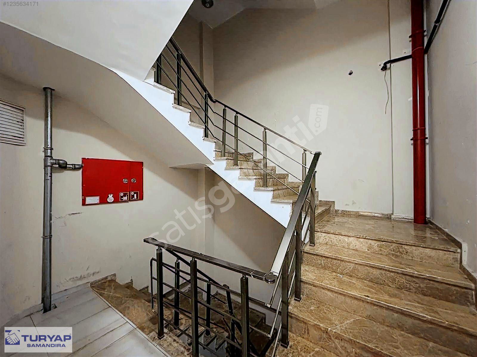 ATATÜRK CADDESİNE CEPHELİ SATILIK PLAZA