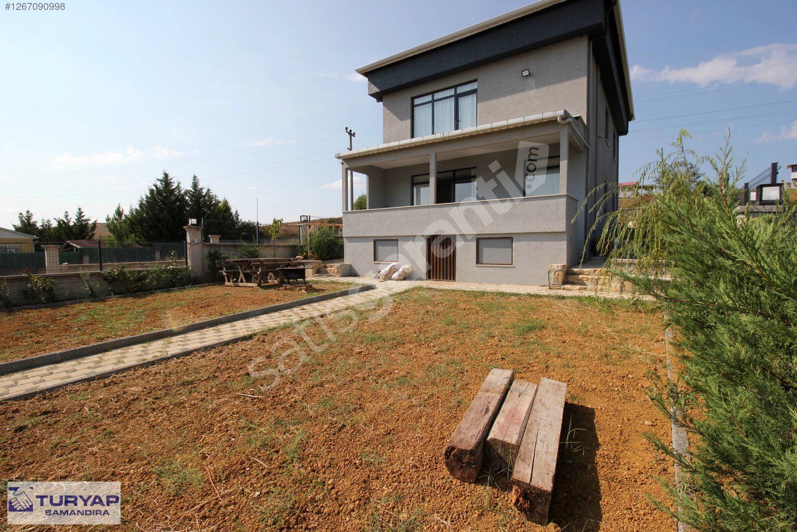 İZMİT DERİNCE DE SATILIK 1518m2 ARSA İÇİNDE 180m2 MÜSTAKİL VİLLA