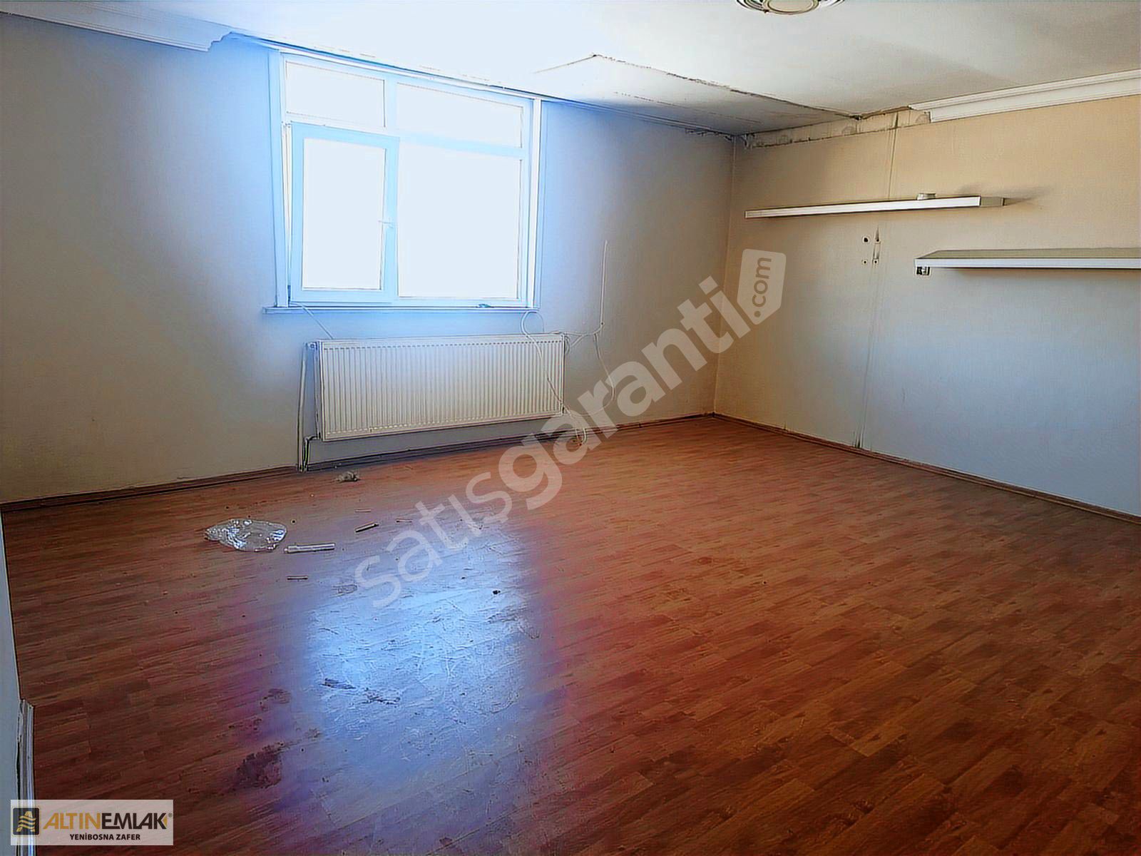YENİBOSNA SAFA HASTANESİNE YAKIN 2000 YILI YAPIMI 3+1 DAİRE