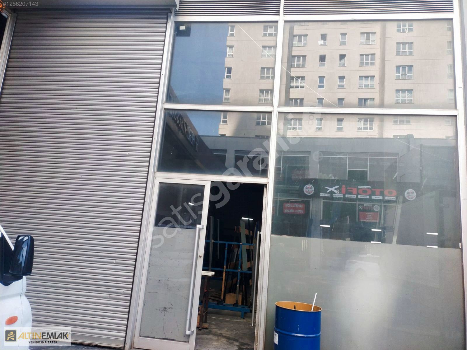 ESENYURT KIRAÇTA STAR TOWARSDA 240 m² SATILIK DÜKKAN