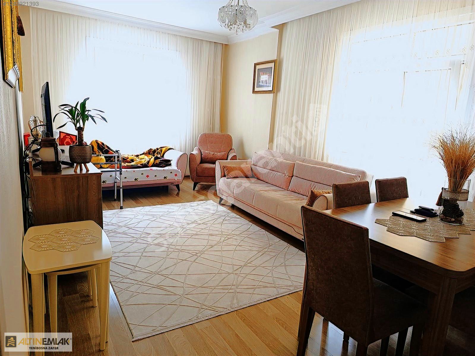 YENİBOSNA METROBÜSÜN YANINDA SATILIK KREDİLİ 2+1 DAİRE
