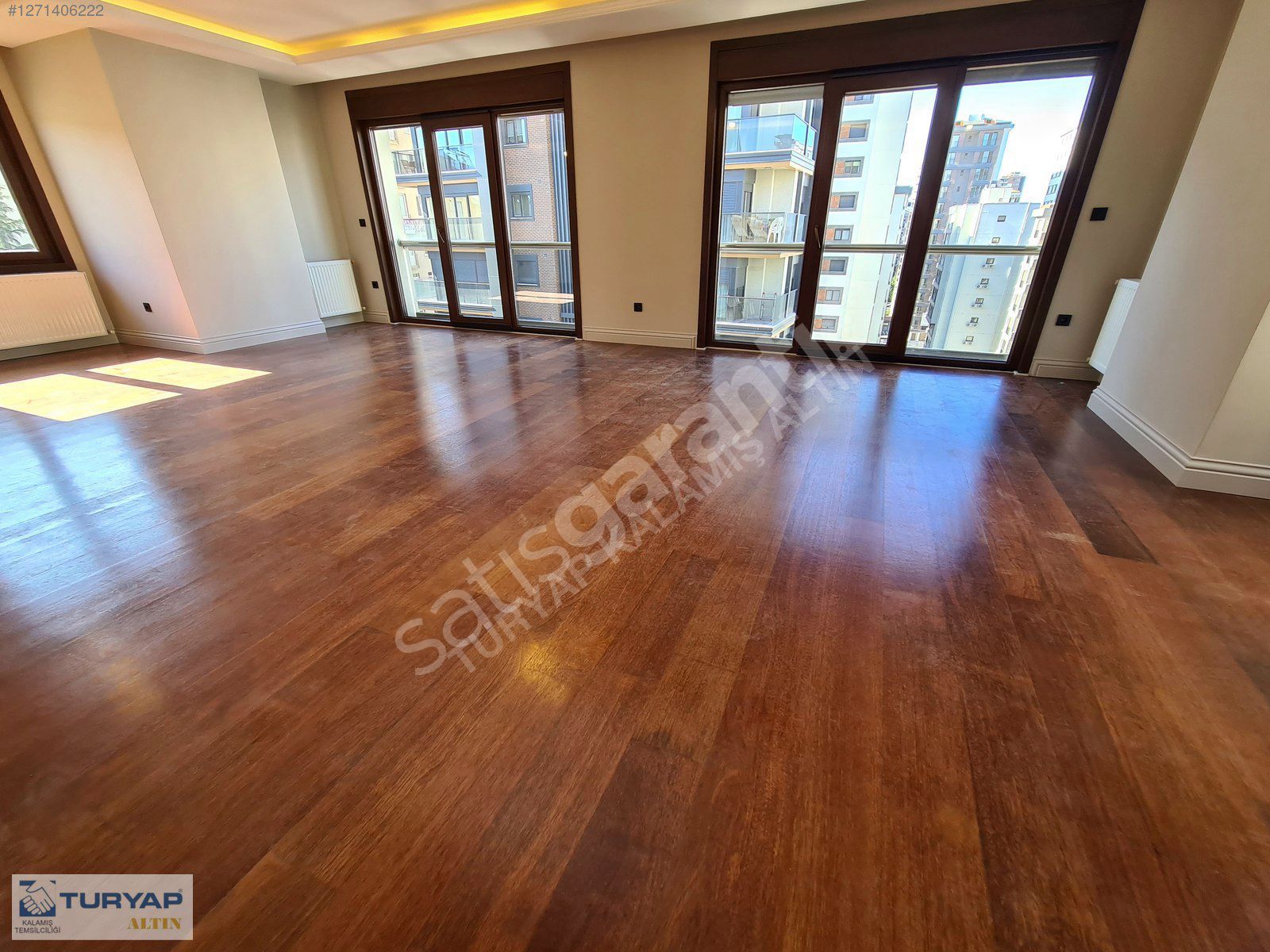 OYUNCAK MÜZESİNİN SOKAĞINDA 220M2 KATTA TEK ÖZEL DEKORLU DAİRE.