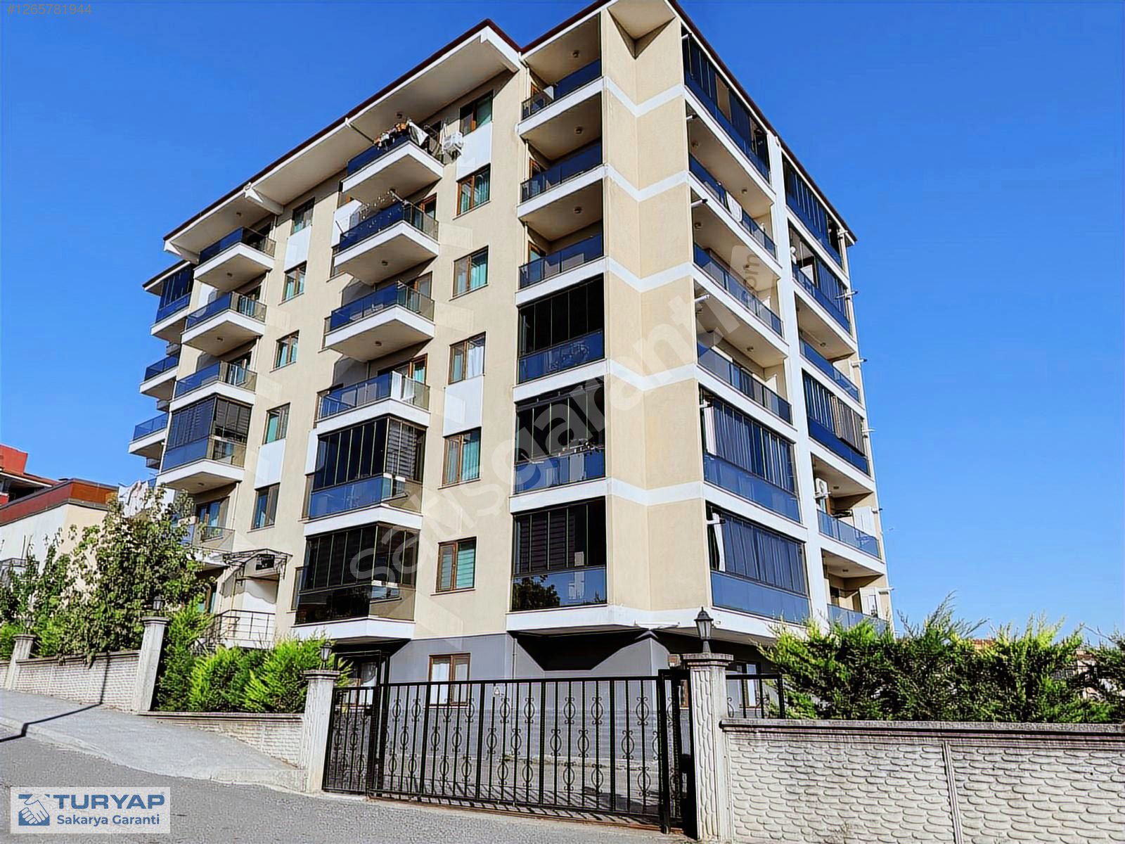 KORUCUK'TA BAYTUR KARŞISINDA SİTE İÇİNDE MANZARALI 3+1 DAİRE