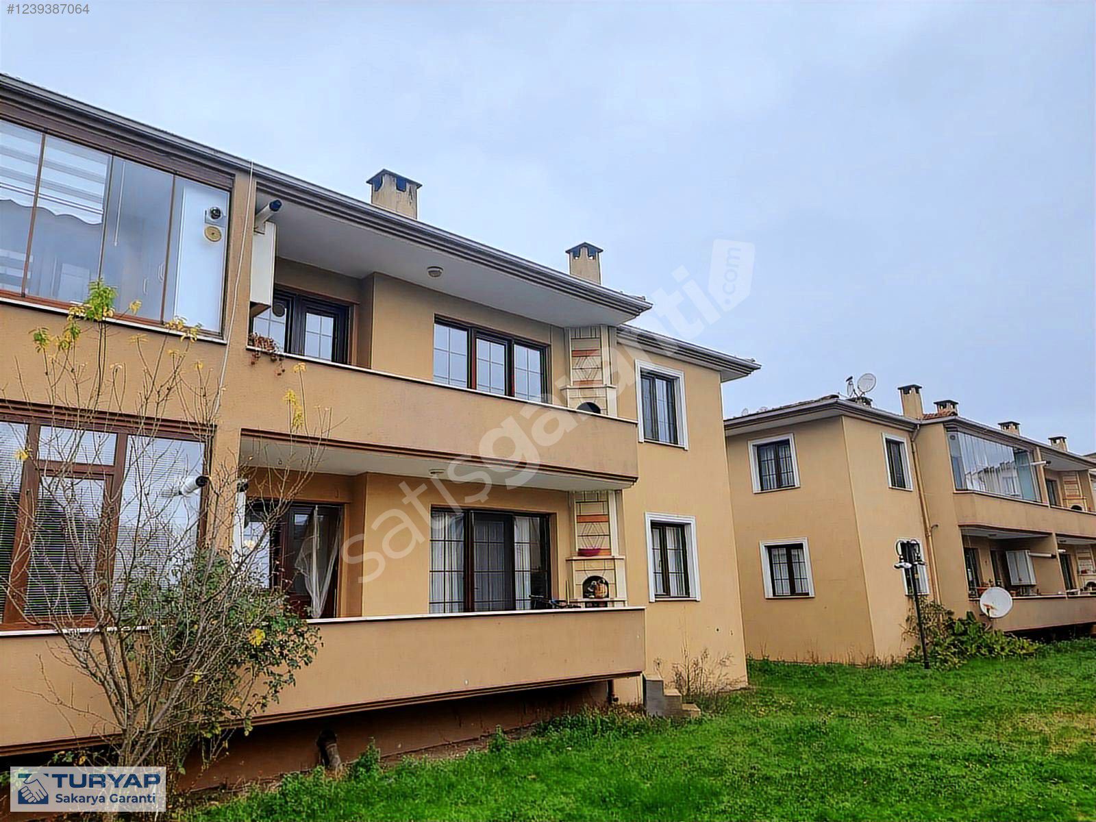 ŞEKER MAHALLESİ TUNAHAN SİTESİNDE SATILIK 3+1 GENİŞ FERAH DAİRE