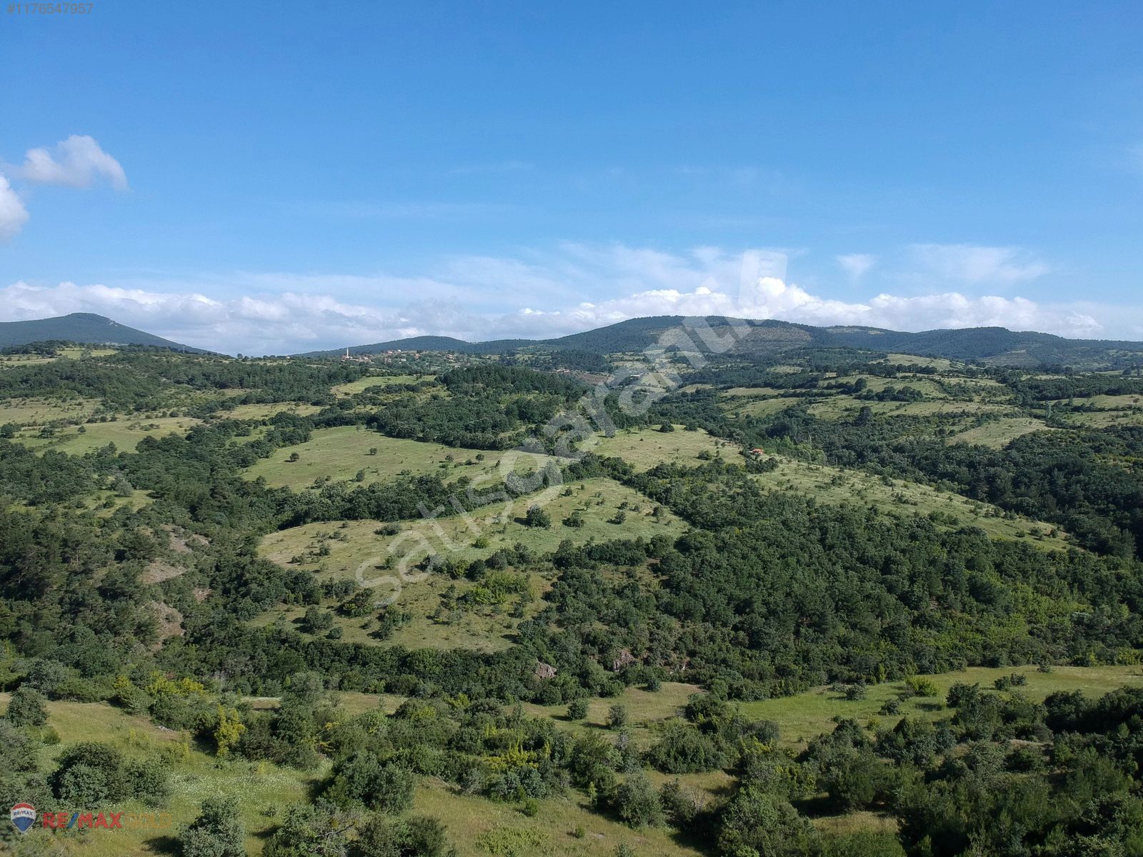 BAYRAMİÇ KORUCAK KÖYÜ SATILIK YOLU OLAN 16.600m² ARAZİ