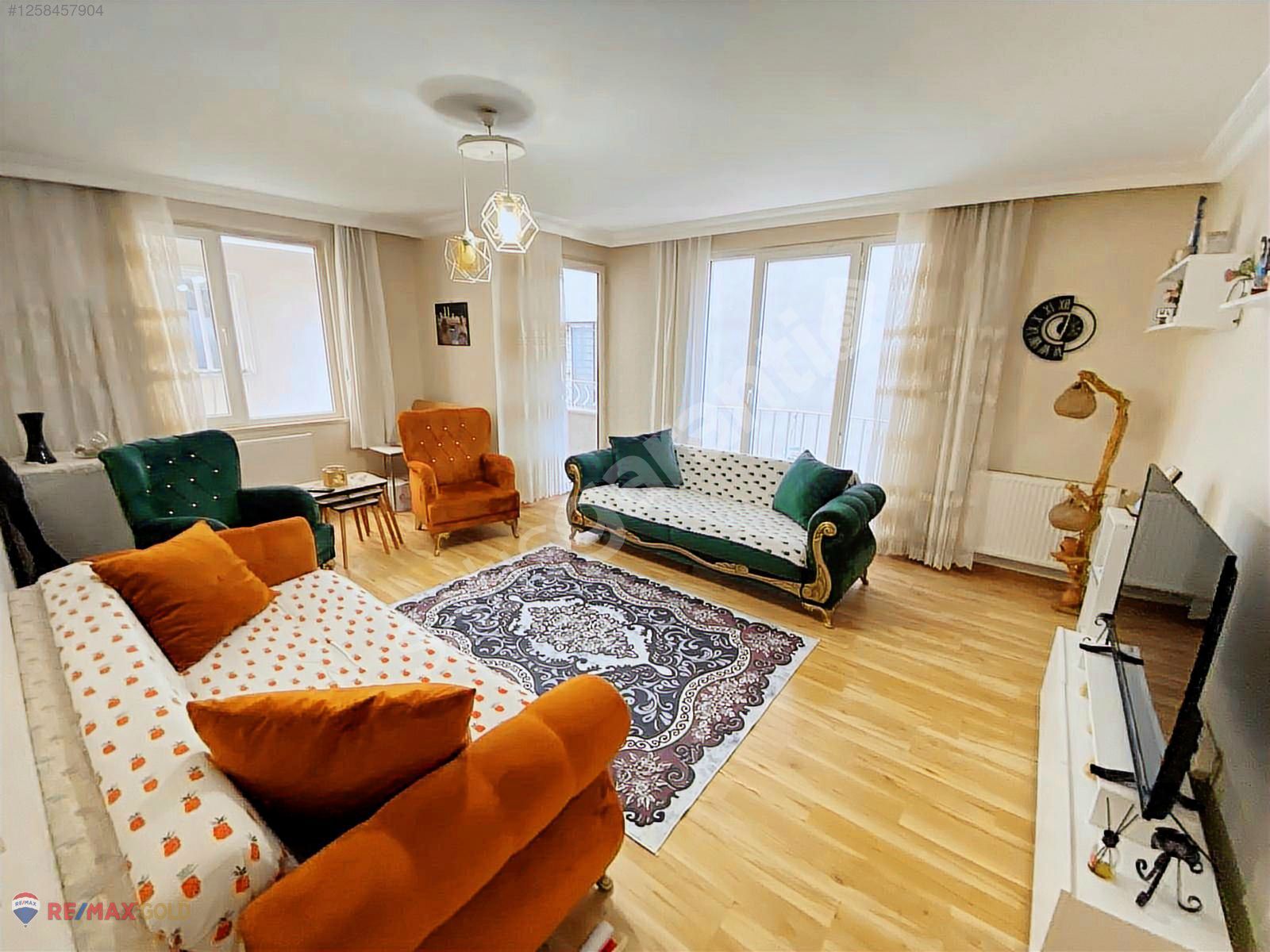 MERKEZİ KONUMDA EBEVEYN BANYOLU, BALKONLU GENİŞ 2+1 DAİRE