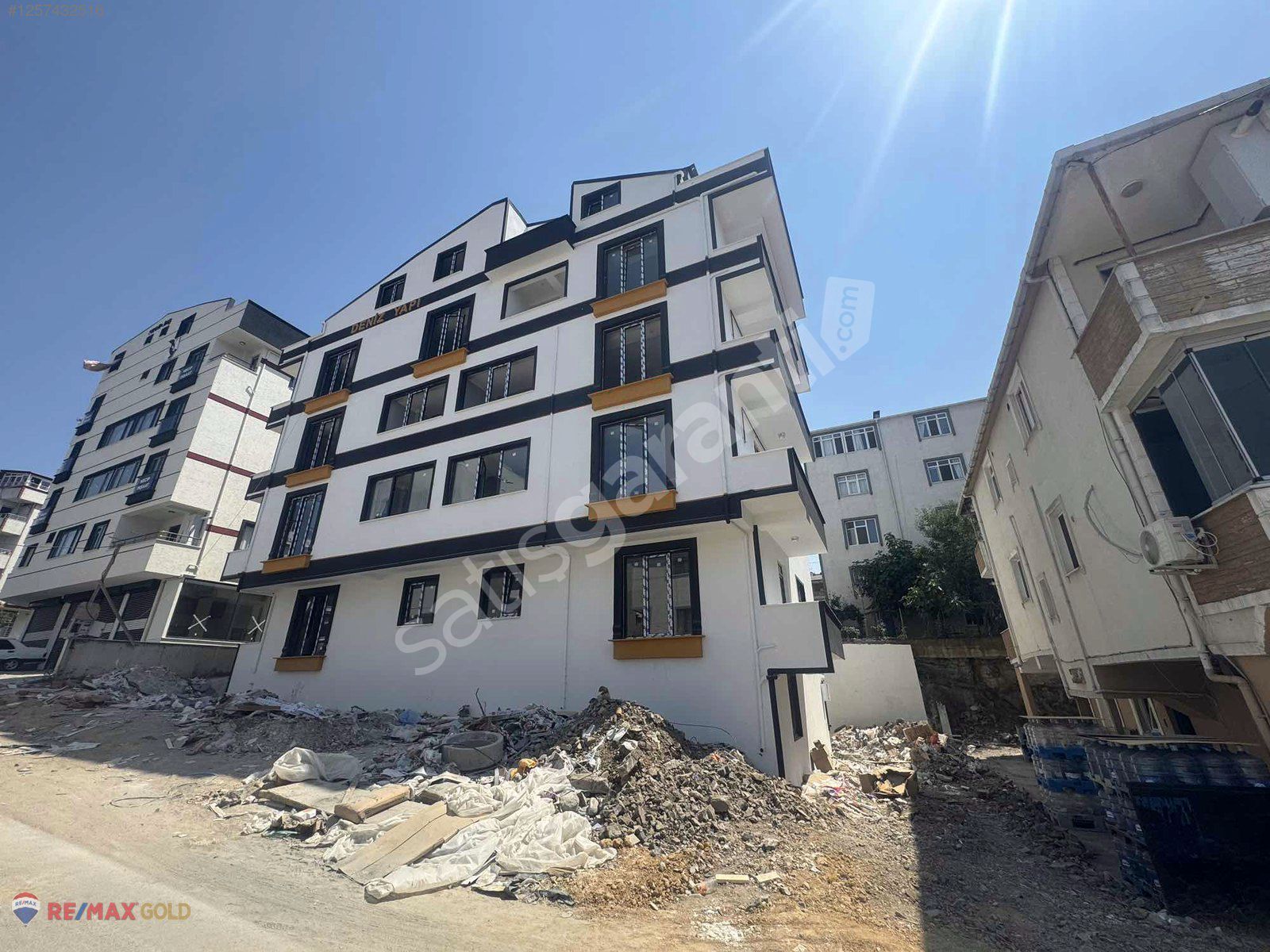 ÇAYIROVA EMEK MAHALLESİNDE SIFIR 3+1 GÜNEY CEPHE DAİRE