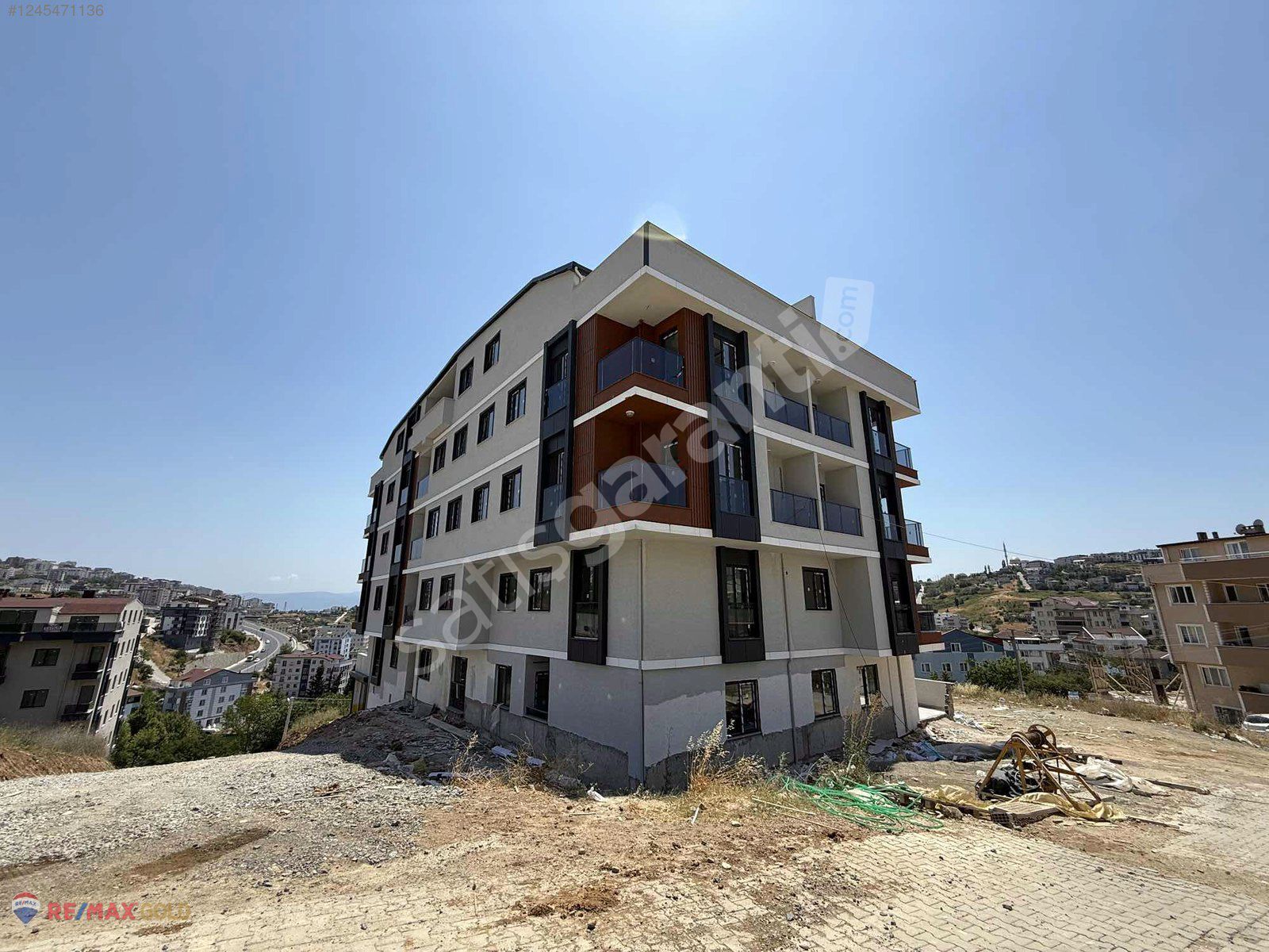GEBZE İSTASYON MAHALLESİ 'NDE FERAH GENİŞ 5+1 DUBLEX SIFIR DAİRE