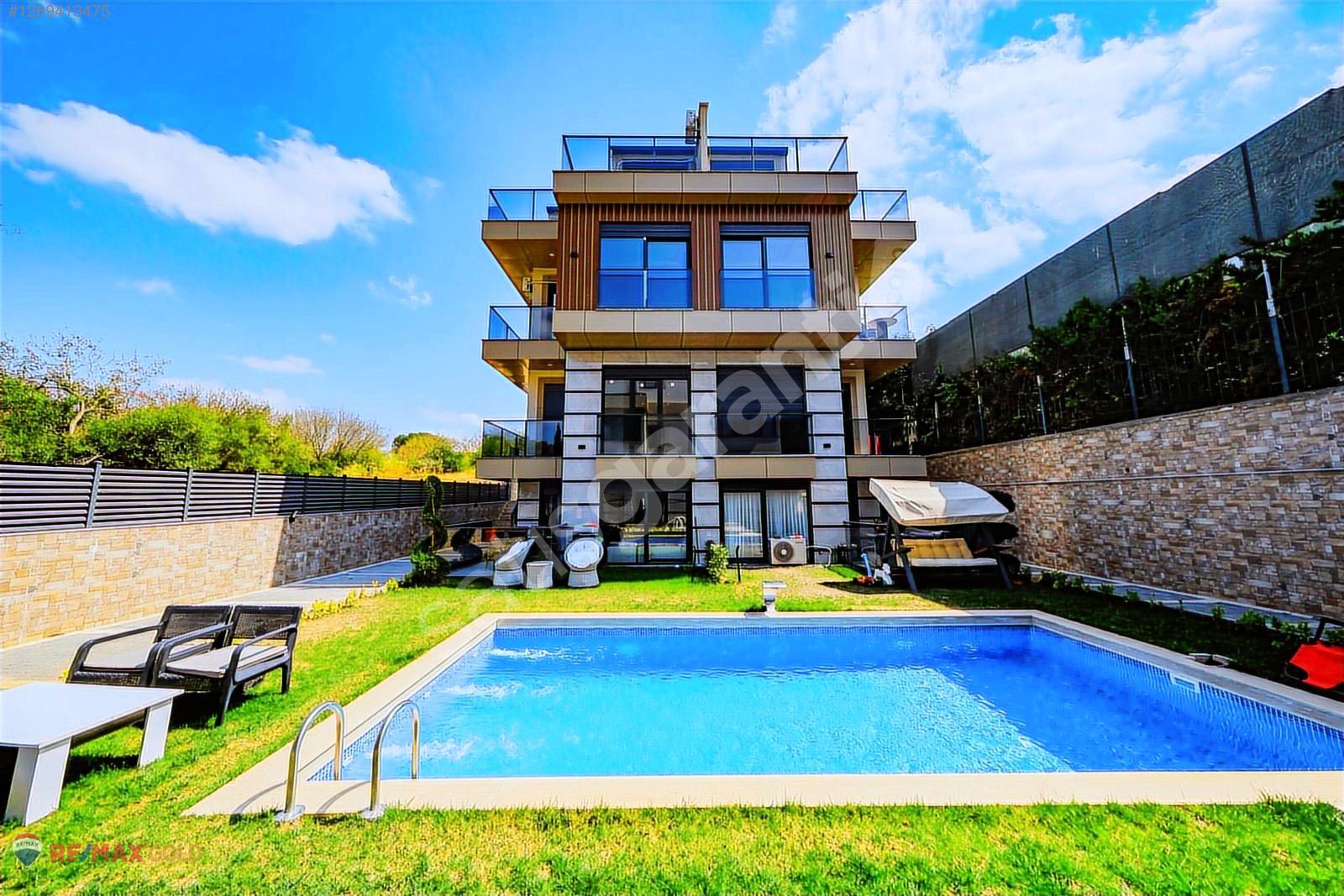 DARICA BAYRAMOĞLU SİTE İÇİNDE SATILIK 5+1 LÜX İKİZ VİLLA