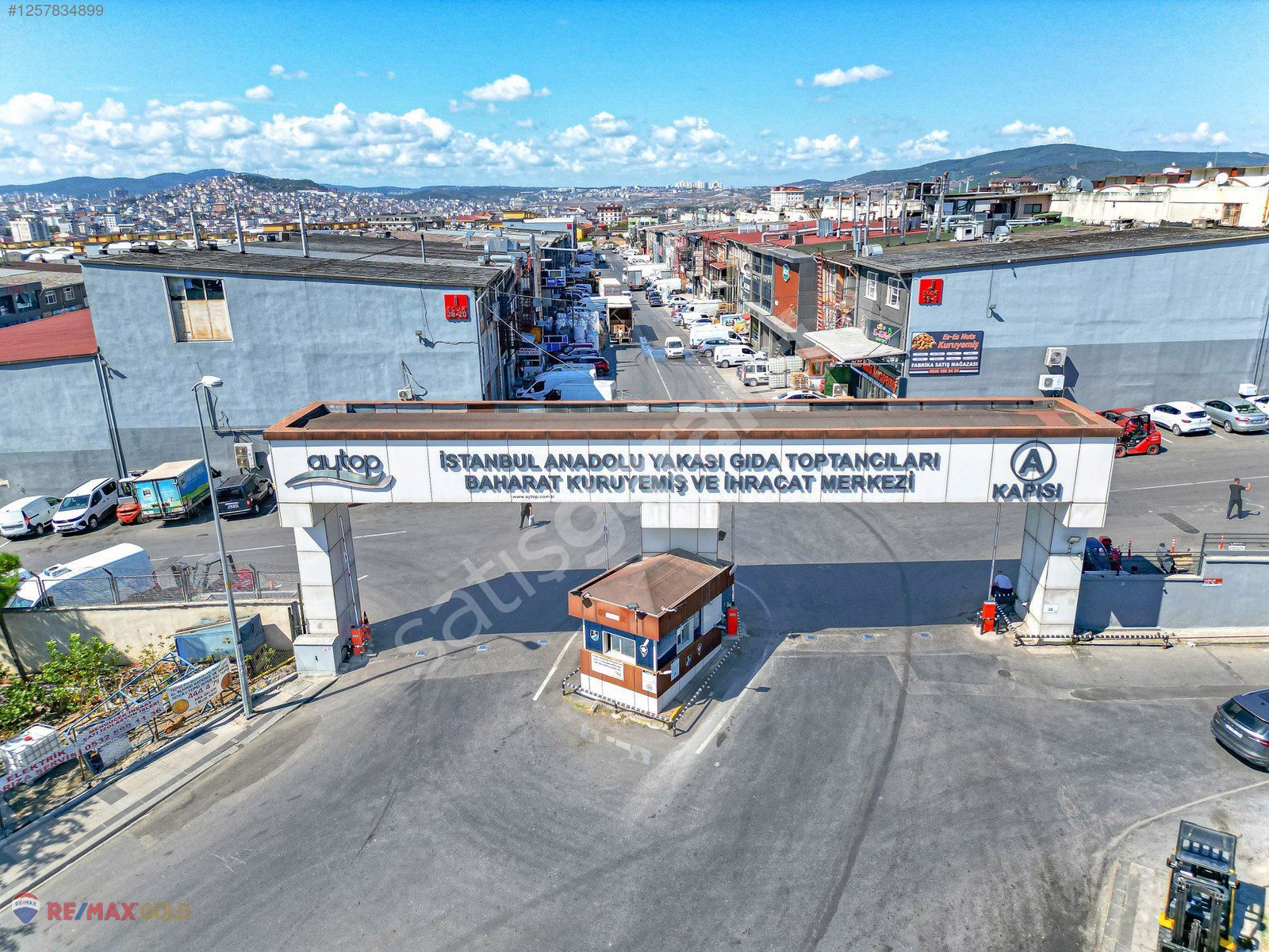 SULTANBEYLİ AYTOP GIDA SANAYİ' DE 700 m2 SATILIK DEPO İMALATHANE