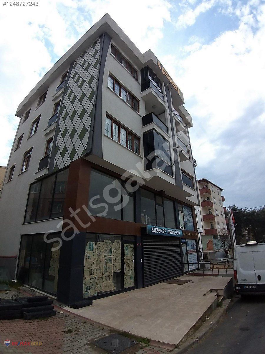 Tuzla Aydınlı Hacetderesine Yakın Konumda Asma Katlı Dükkan