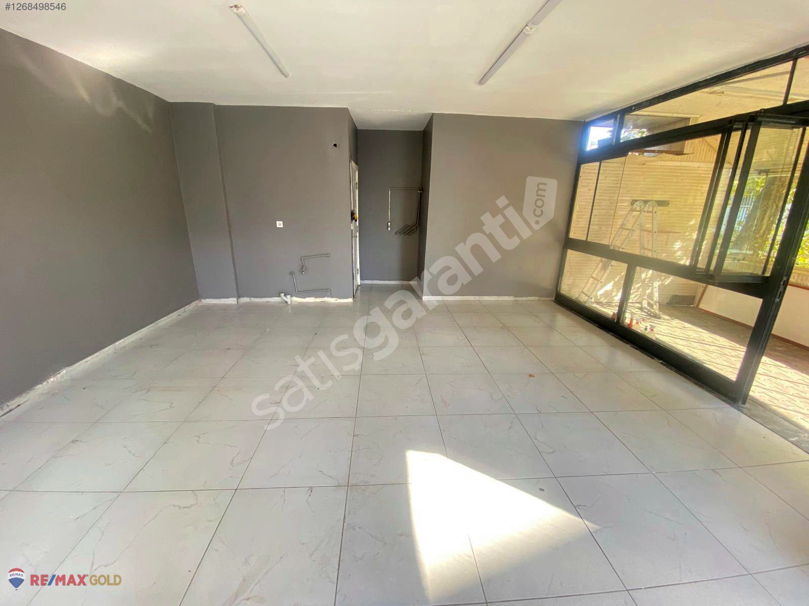 TUZLA YAYLA FEVZİ ÇAKMAK CADDESİNDE SATILIK FIRSAT DÜKKAN (BOŞ)