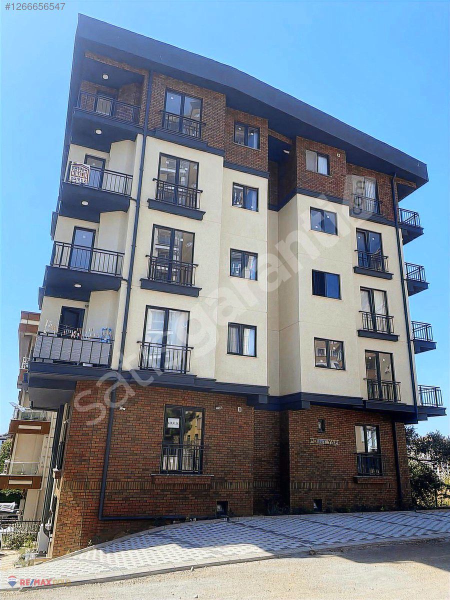KARTAL KARLIKTEPE MH DE EBEVEYN BANYOLU GENİŞ KİRALIK 2+1 DAİRE