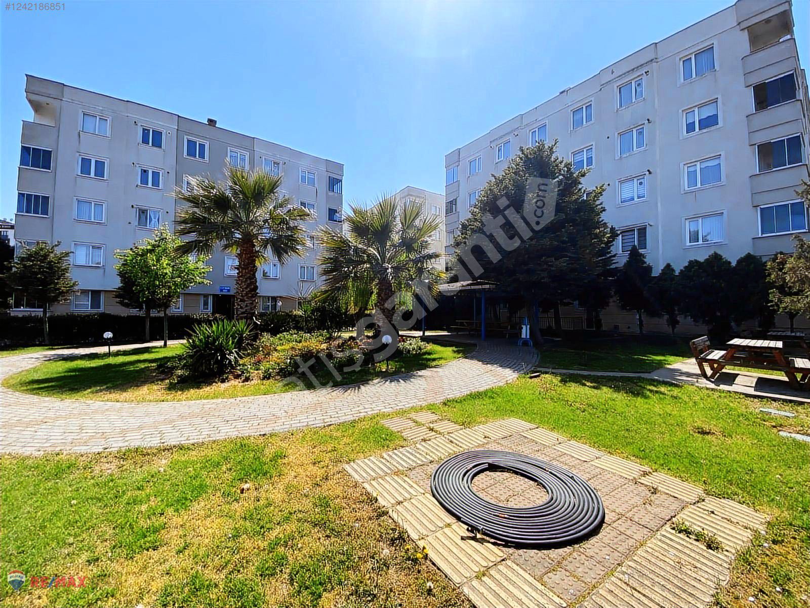 PENDİK KURTKÖYDE SİTE İÇERİSİNDE SATILIK 5+1 TERASLI DUBLEKS