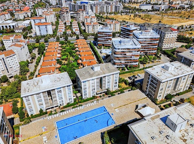 CRYSTAL PARK BAHÇE KATI KOMPLE LÜKS EŞYALI 3+1 SATILIK DAİRE