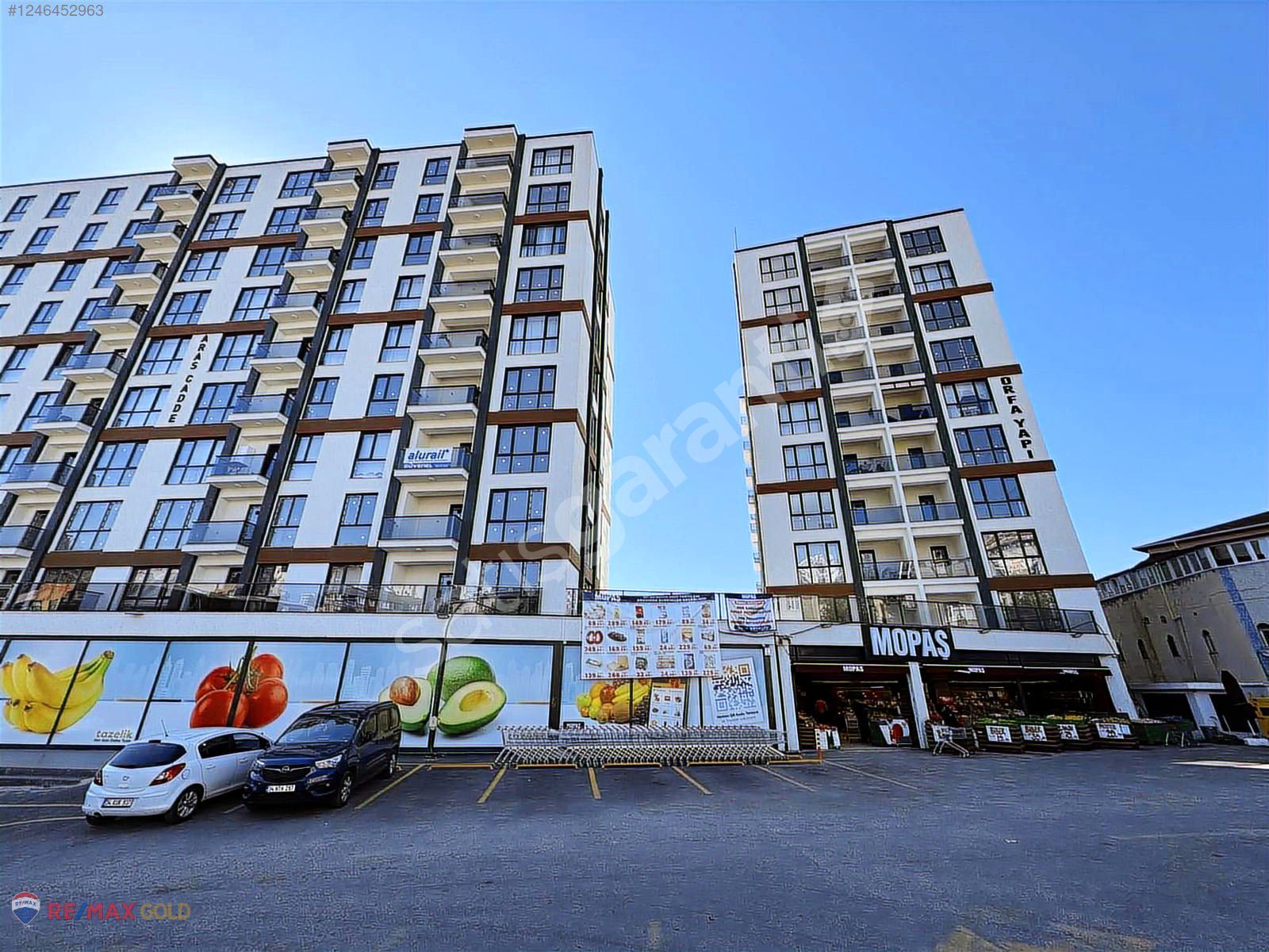 PENDİK VELİBABA ARASCADDE SİTESİ SATILIK EBEVEYN BANYOLU3+1DAİRE