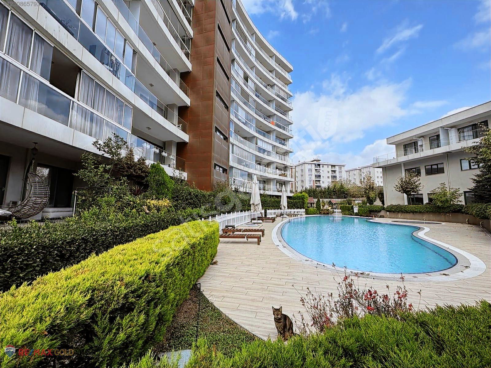 BLUE PLANET SİTESİ GÖLET ve HAVUZ MANZARALI 2 TERASLI 3+1 DAİRE